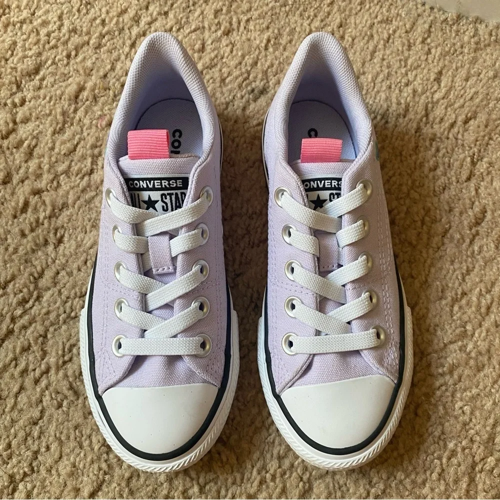 Converse | Chuck Taylor Sneakers in Lilac with Hearts Detail